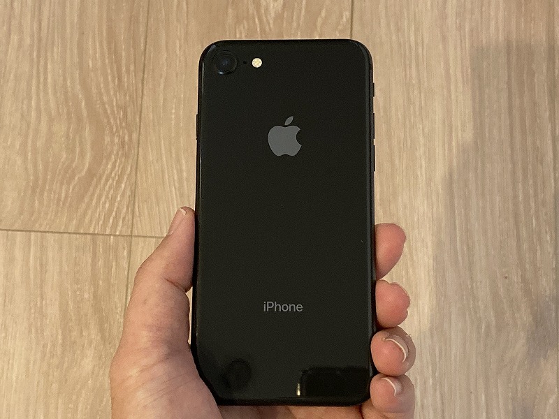 iPhone8裏面