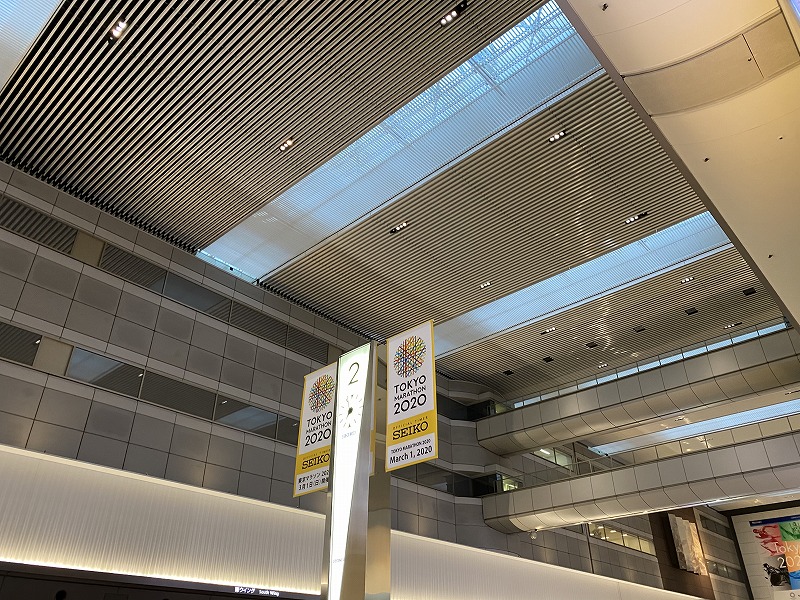 羽田国内線第一旅客ターミナルの出発ロビー南時計台２