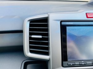 車のエアコン送風口